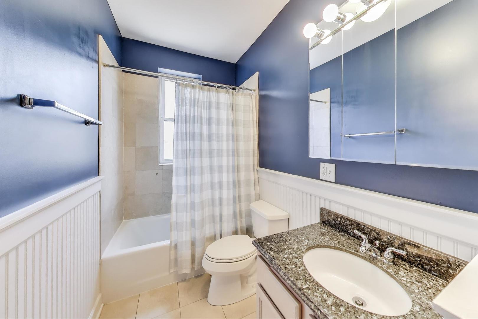 5913 N Paulina Street Unit: 1W