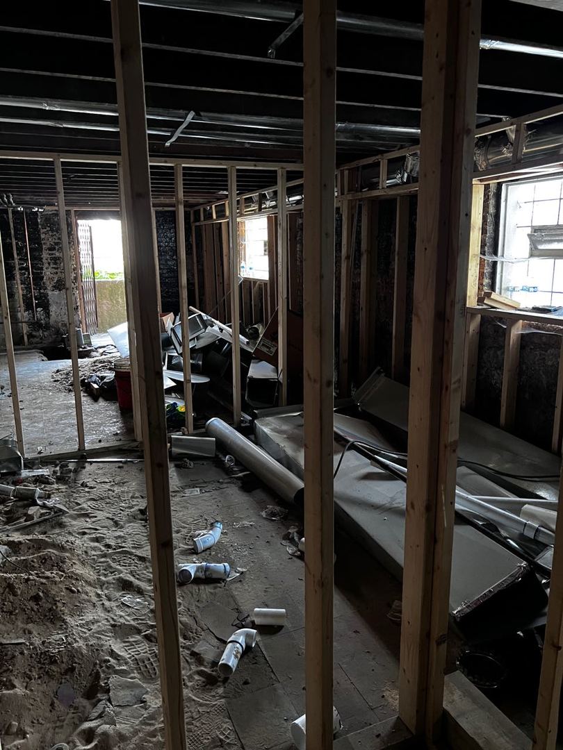 7513 S Langley Avenue S