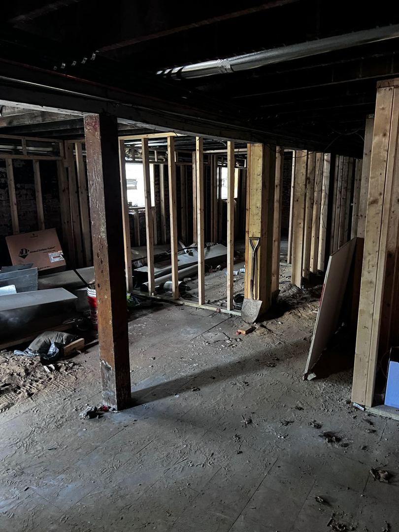 7513 S Langley Avenue S