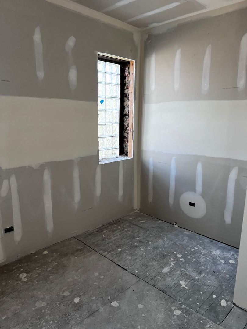 7513 S Langley Avenue S