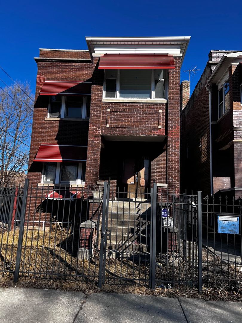 7513 S Langley Avenue S