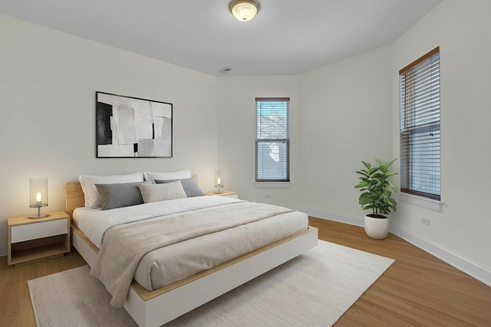 6811 N Lakewood Avenue Unit: 1W