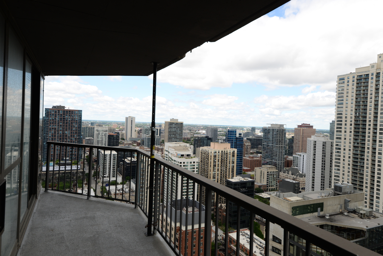 10 E Ontario Street E Unit: 3608