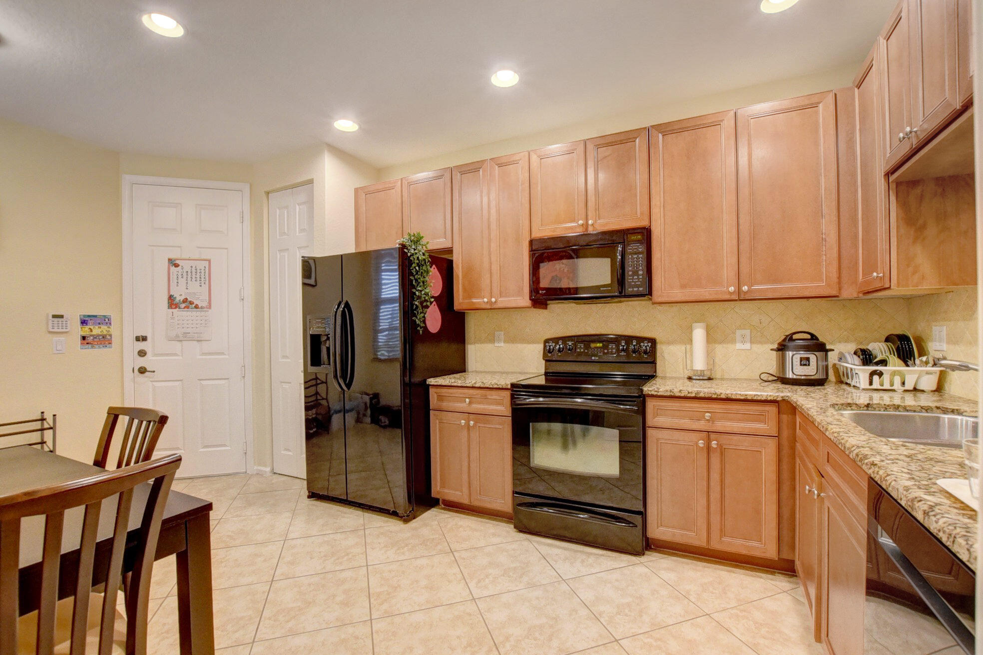 16089 Poppy Seed Circle 2006