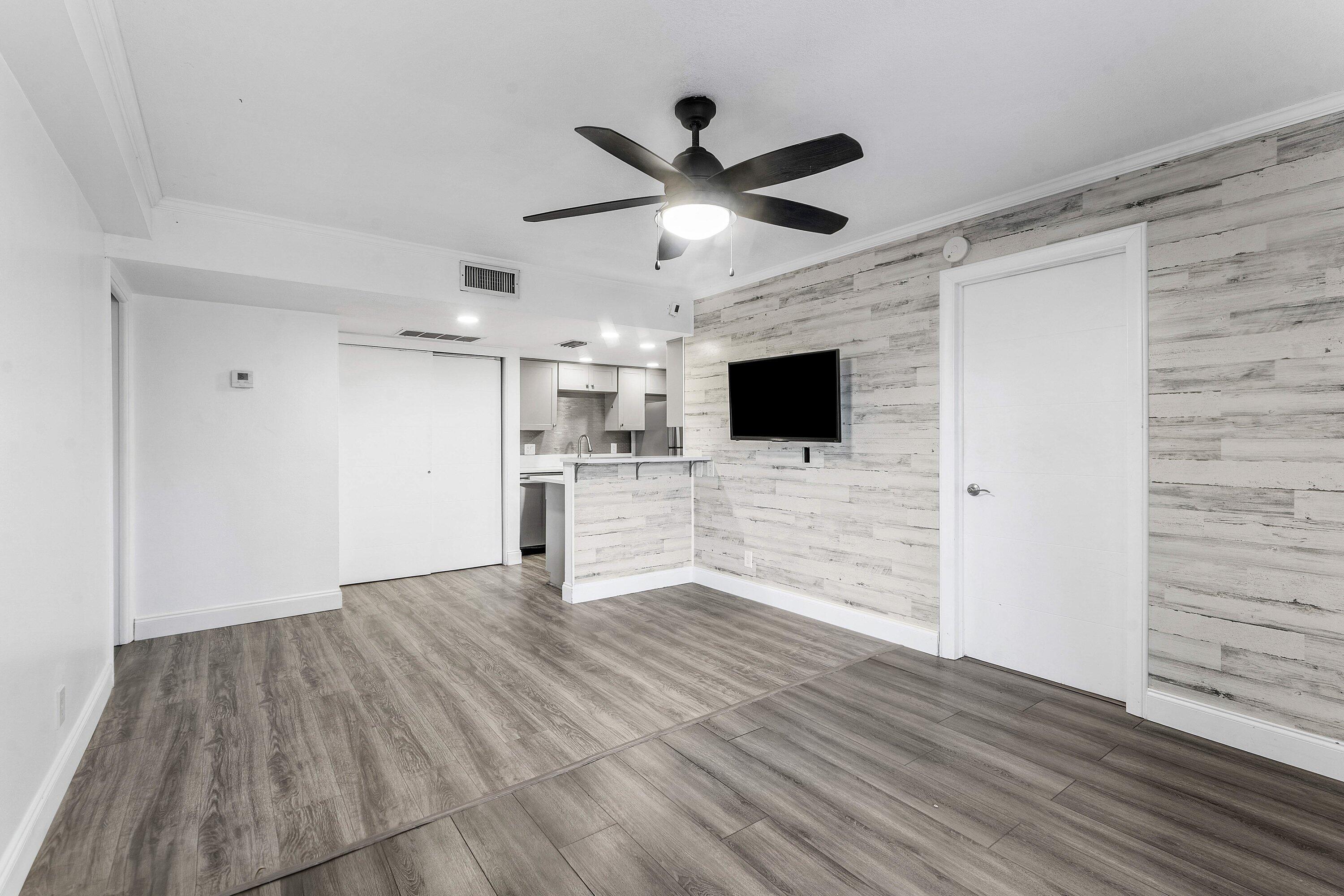 612 Executive Center Drive 107
