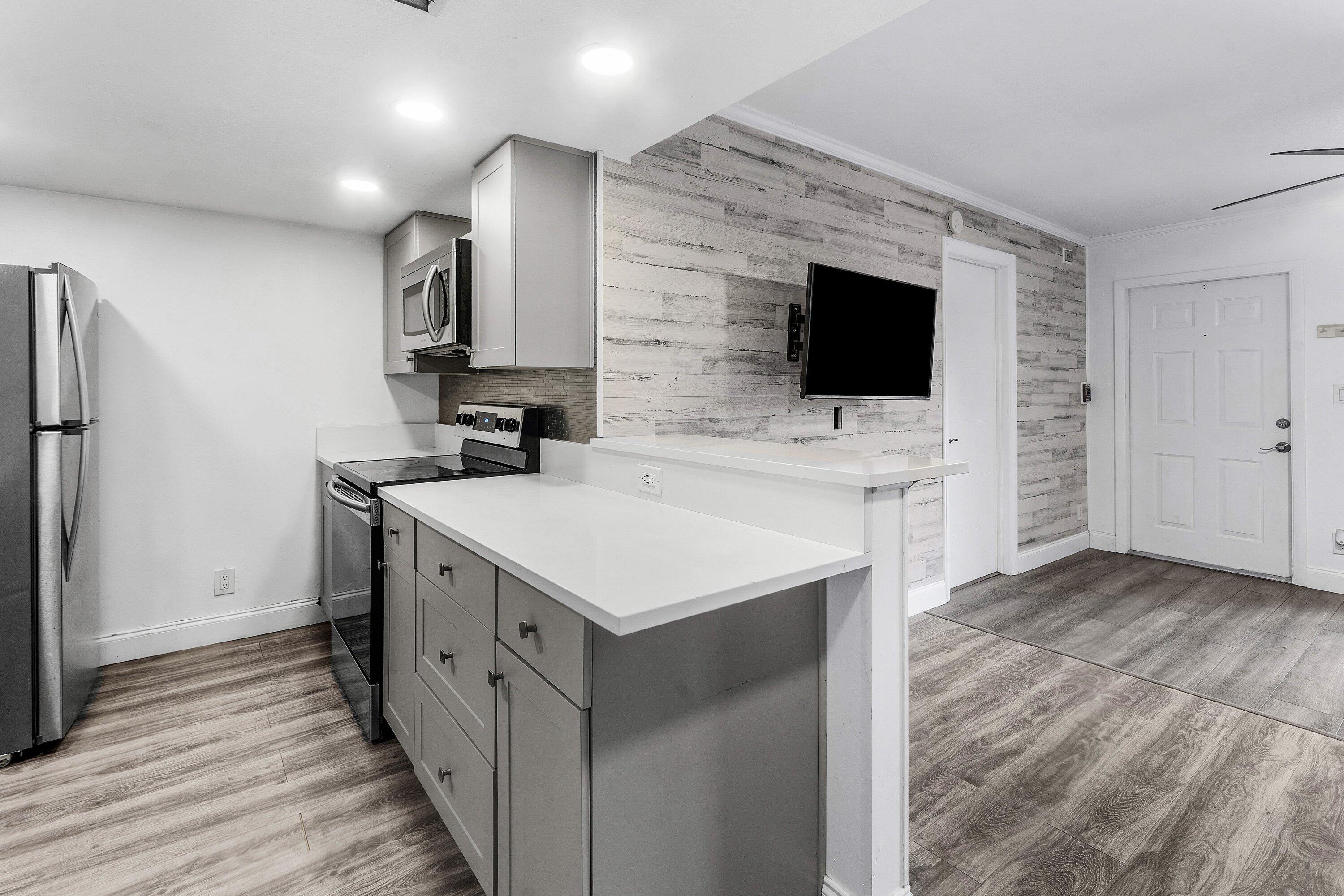 612 Executive Center Drive 107
