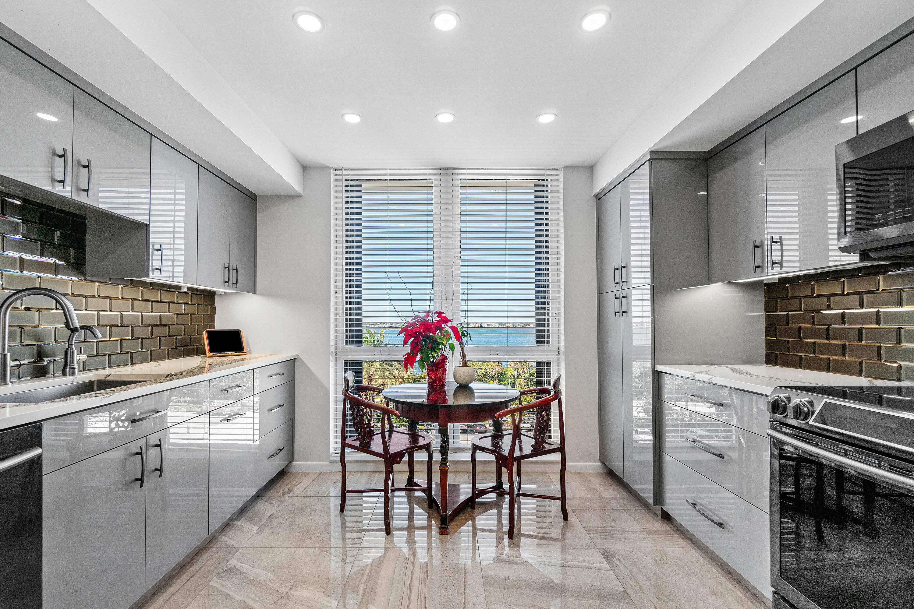 5380 N Ocean Drive 5g