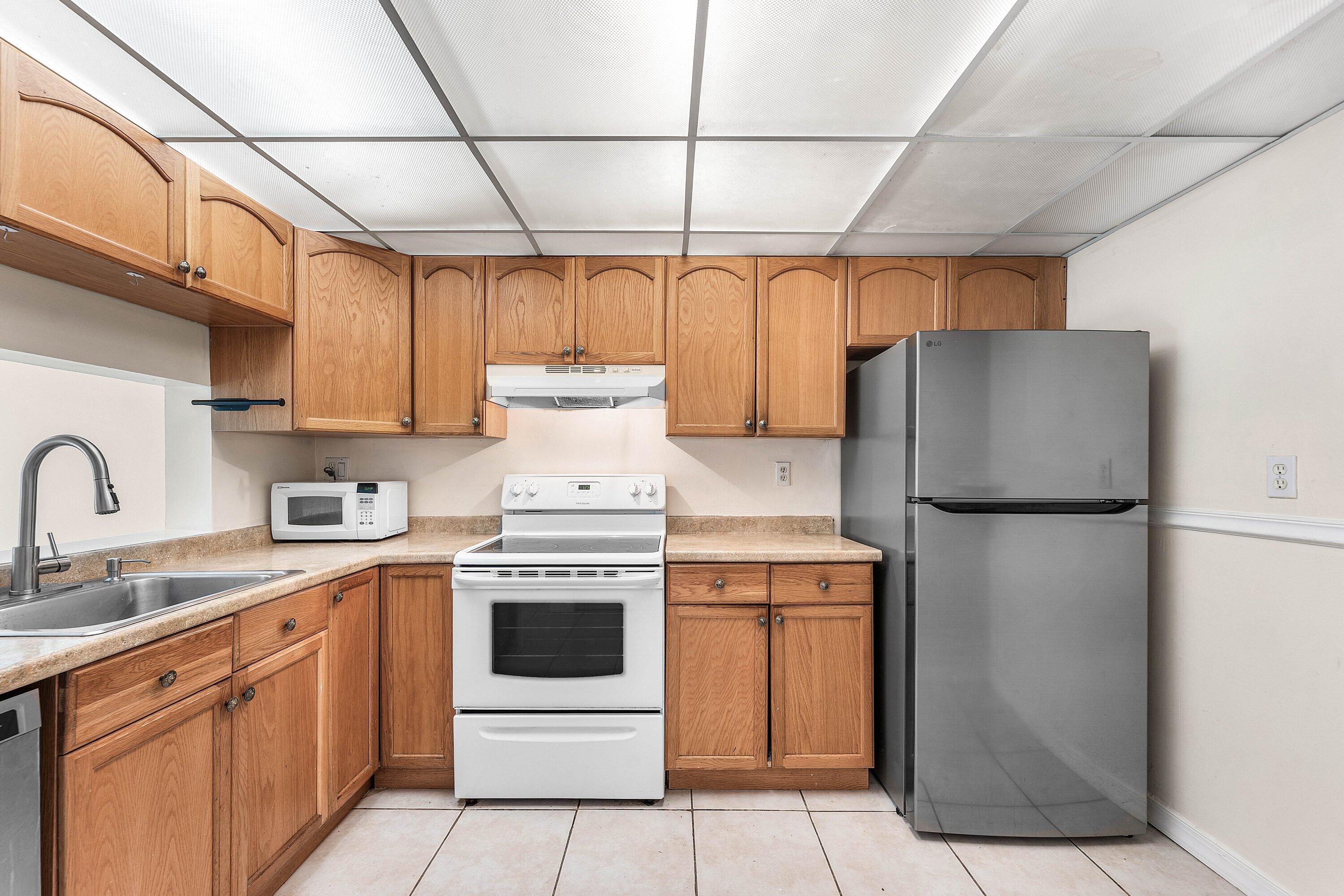 9050 NW 28TH Street 112