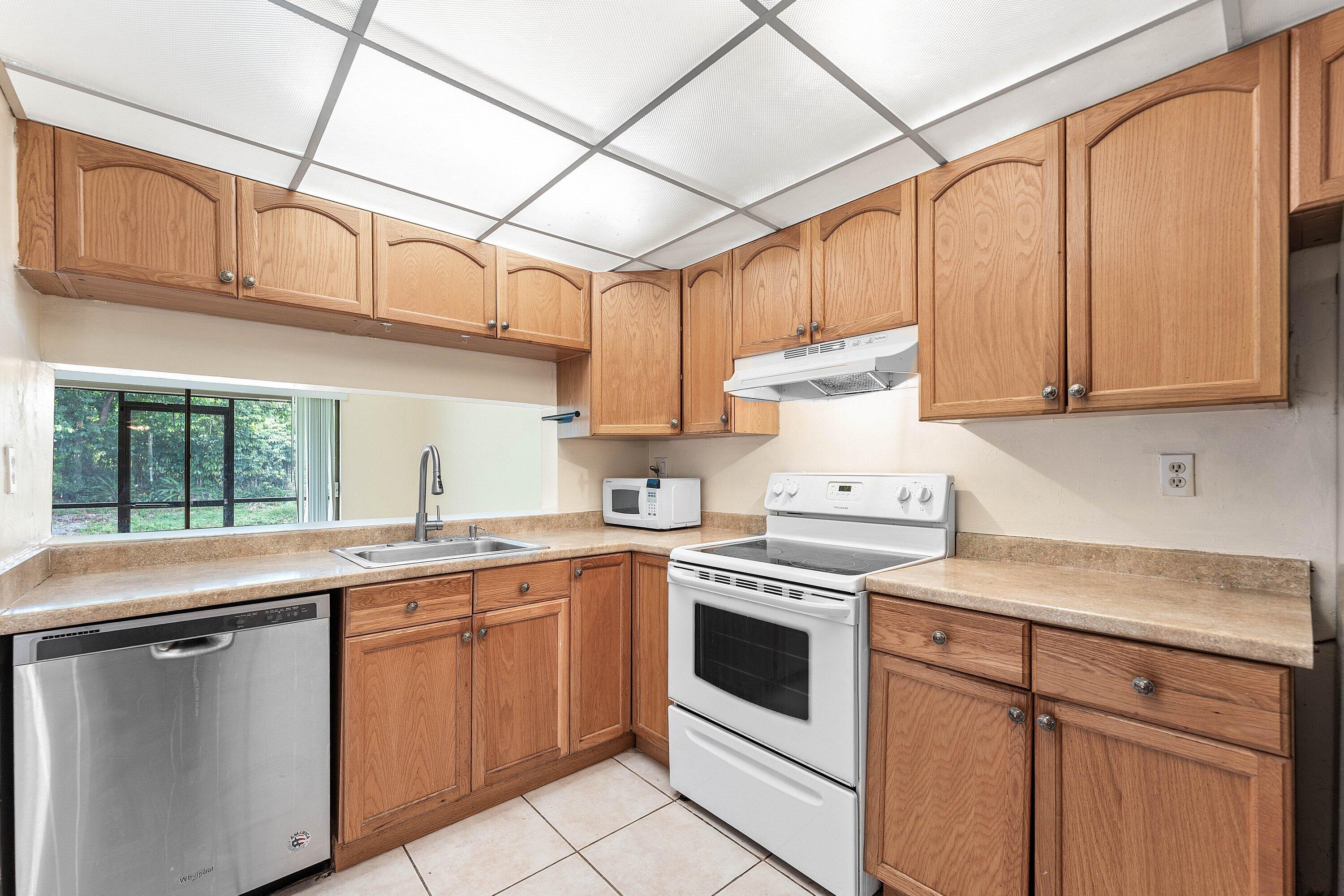 9050 NW 28TH Street 112