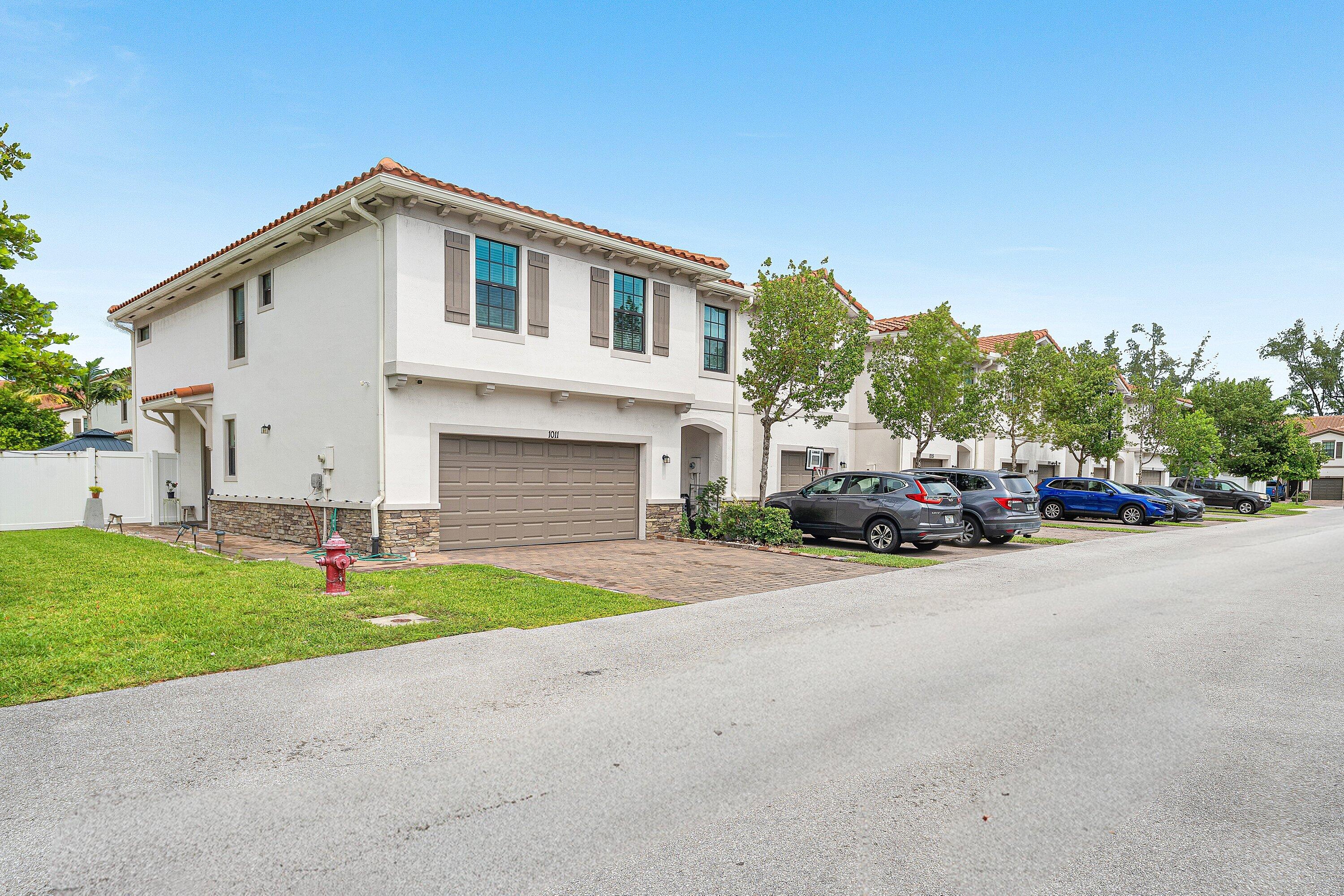 1011 WILLOW Place