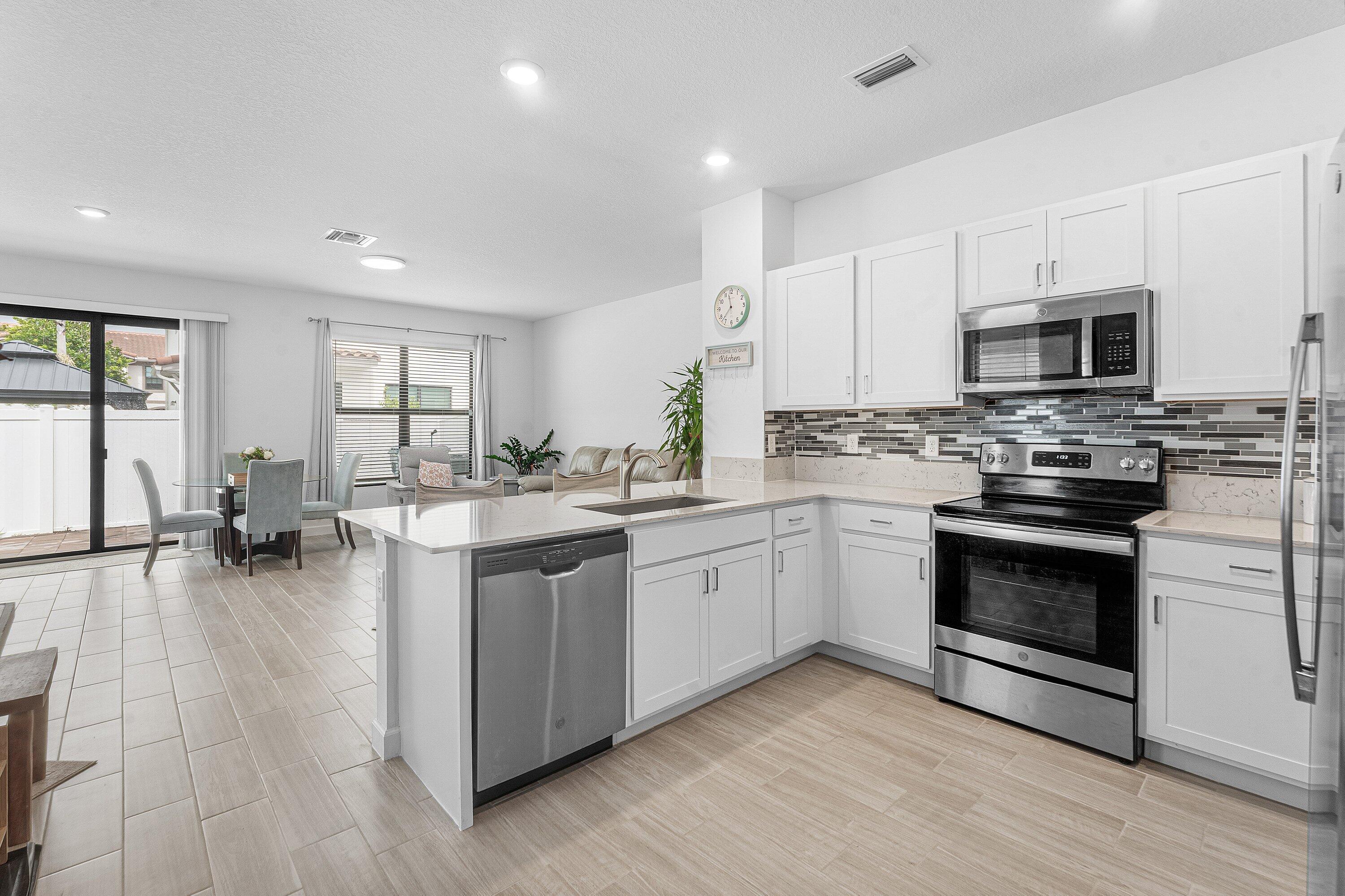 1011 WILLOW Place