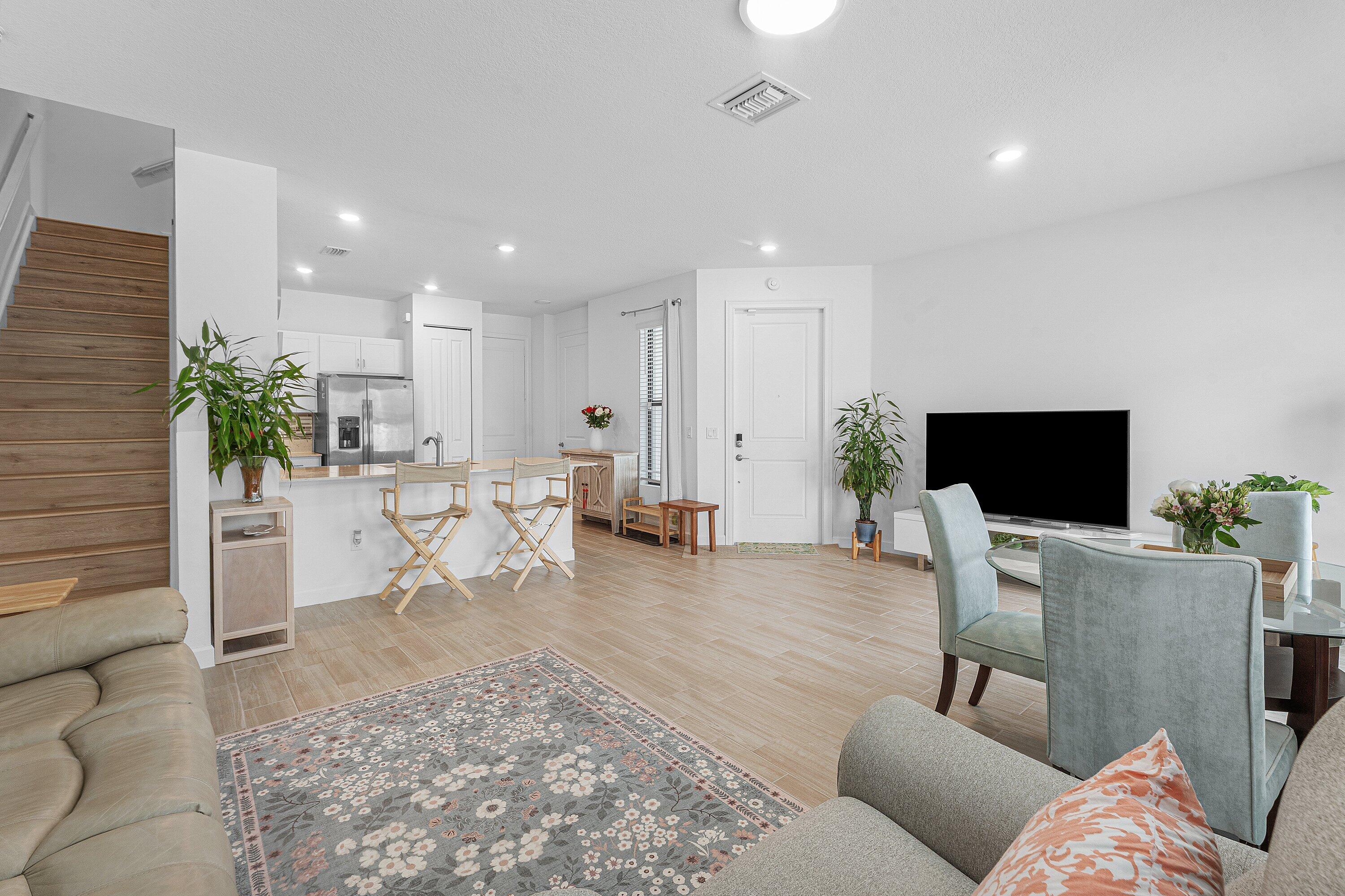 1011 WILLOW Place