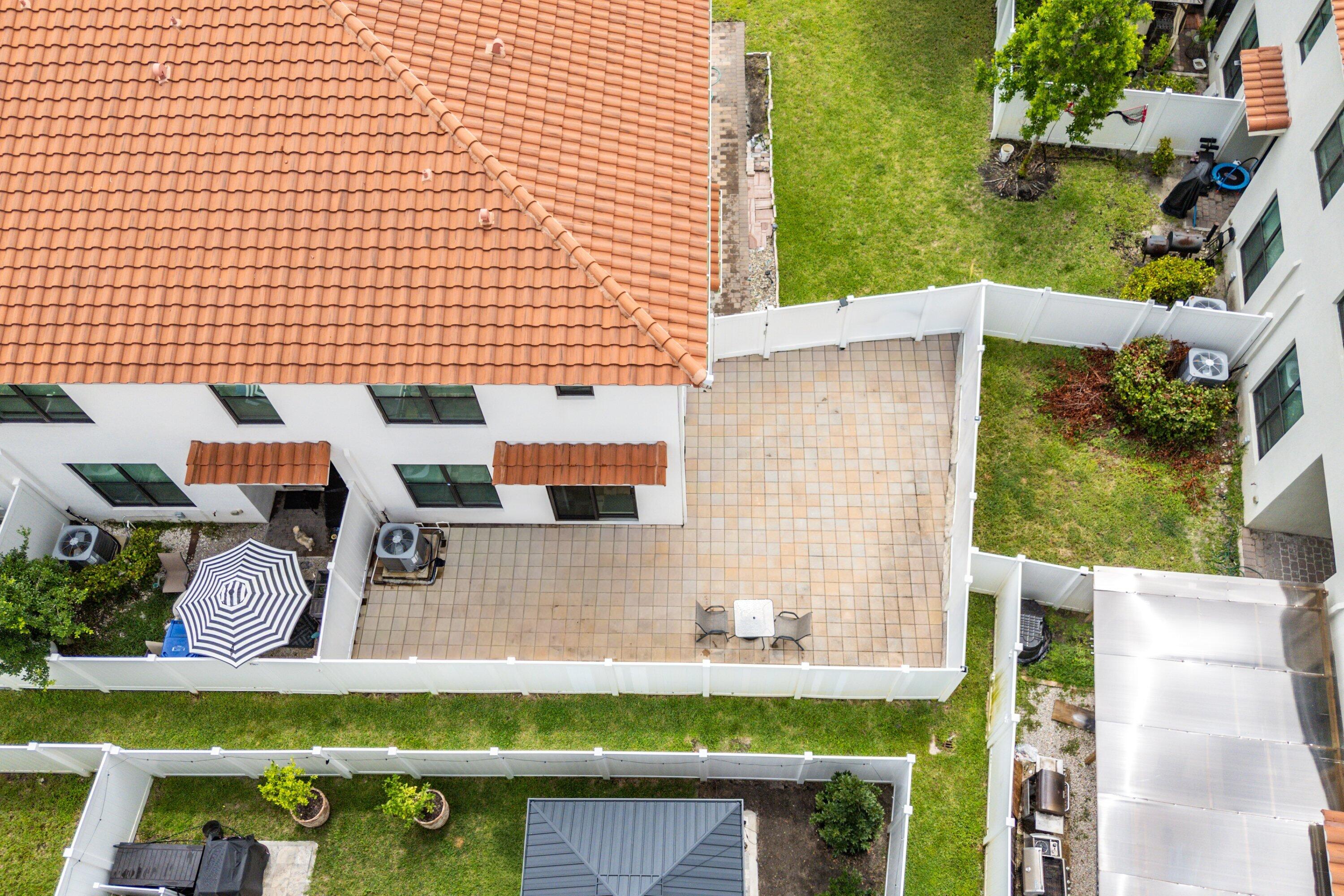 1011 WILLOW Place