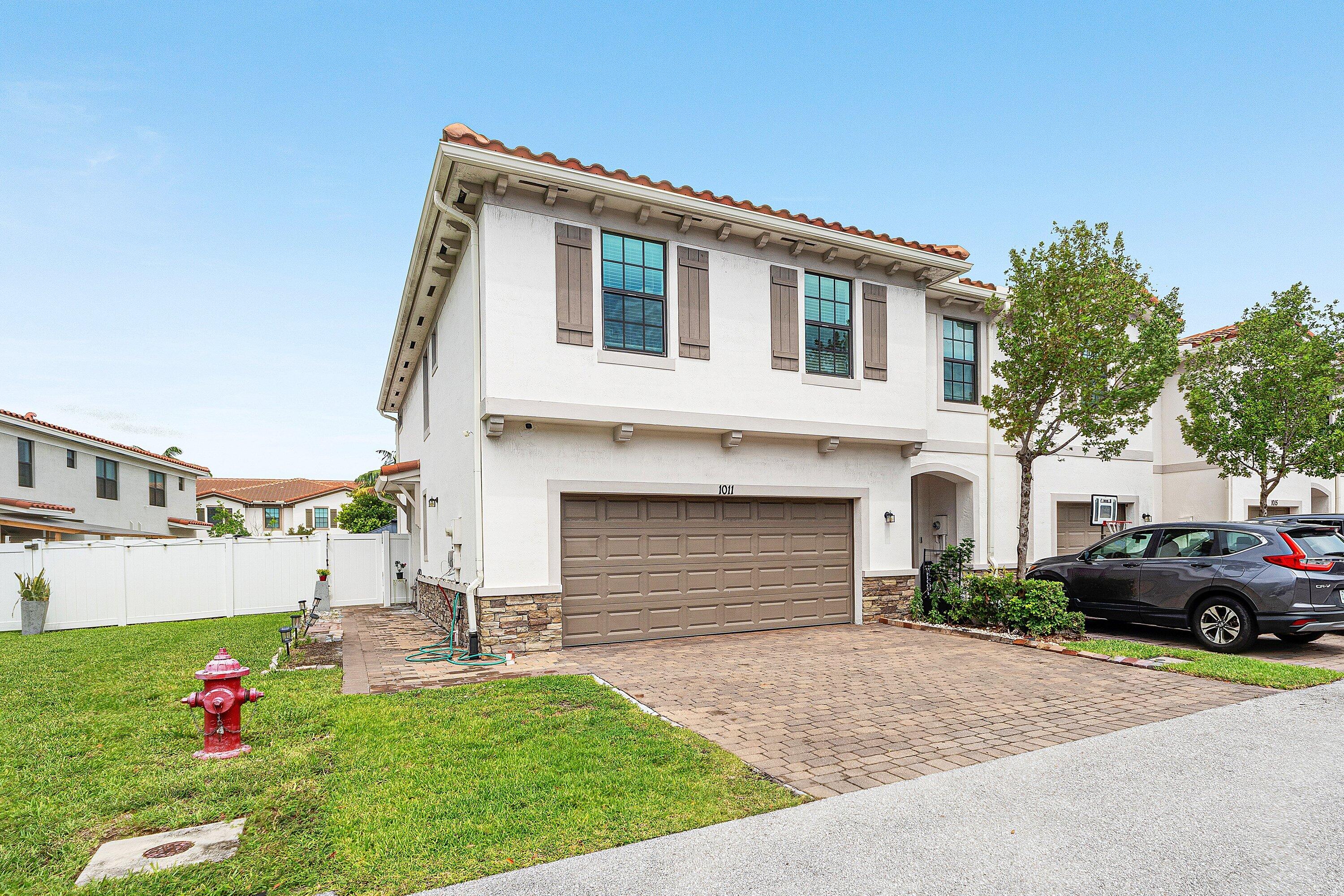 1011 WILLOW Place