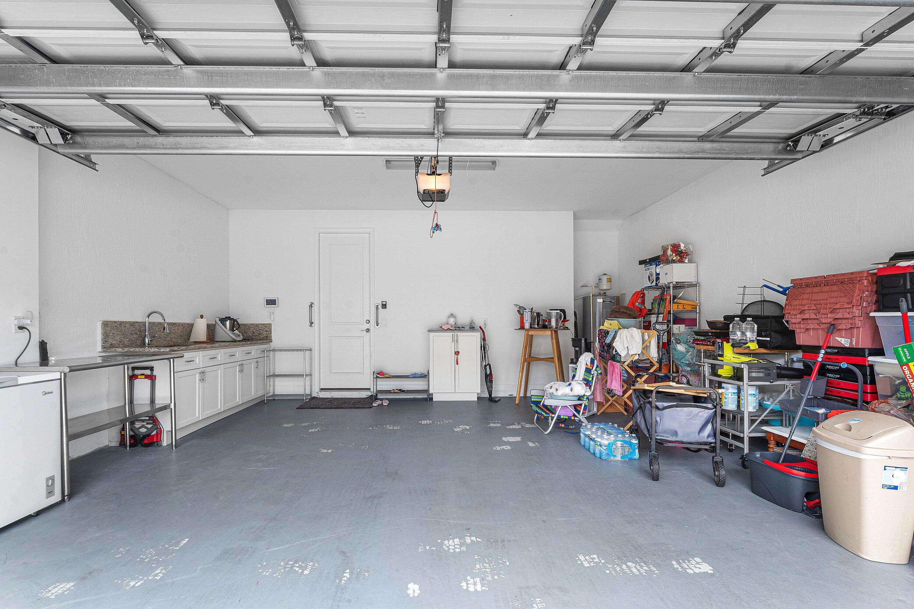 1011 WILLOW Place