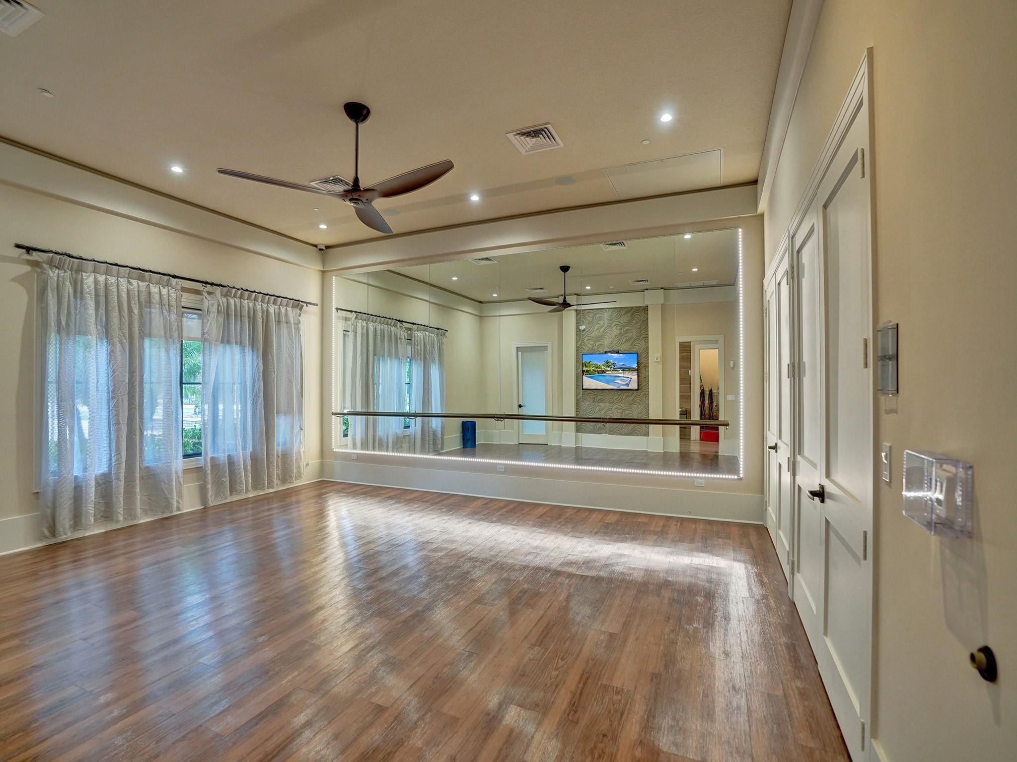 8715 Grand Prix Ln