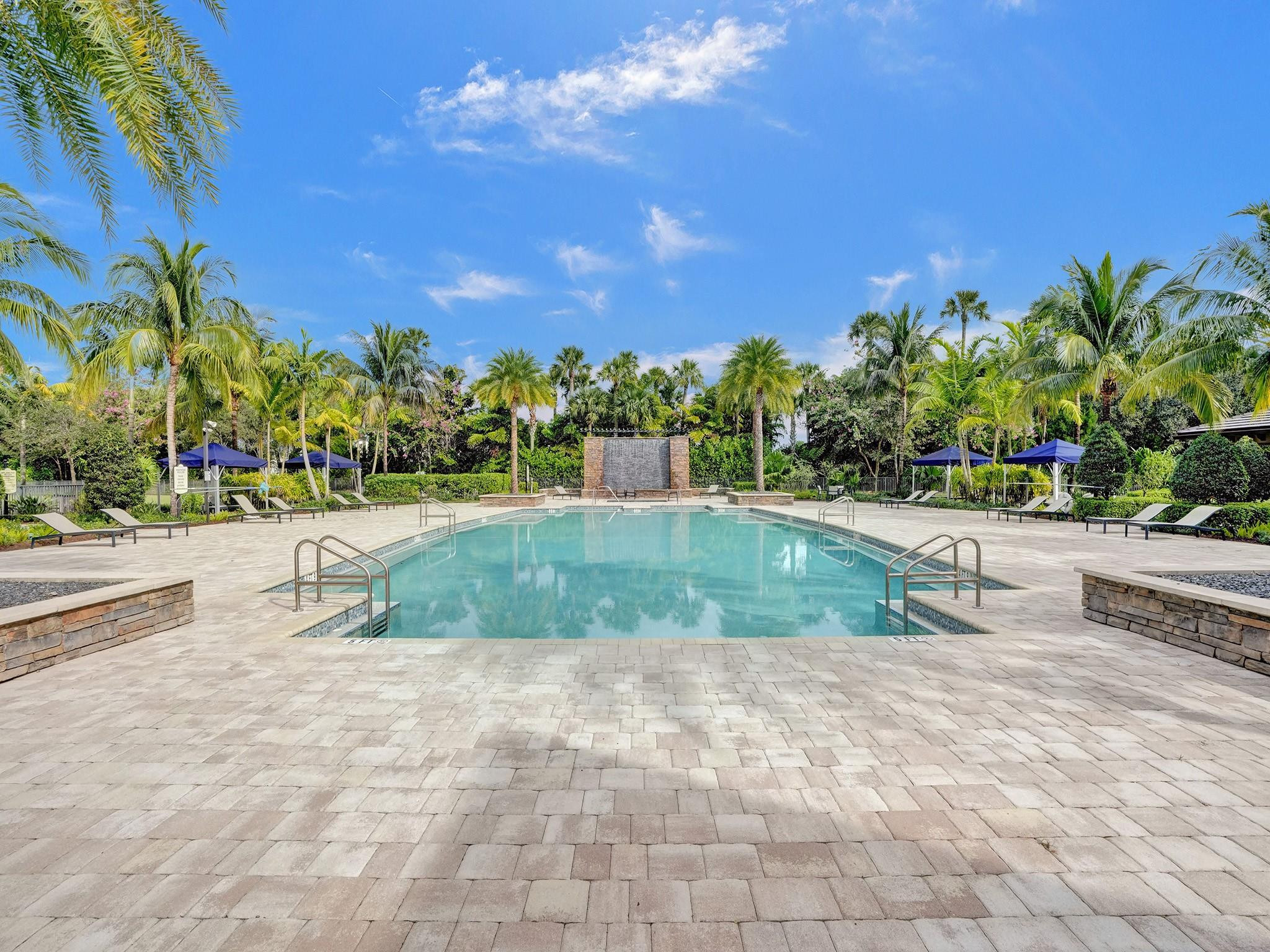 8715 Grand Prix Ln