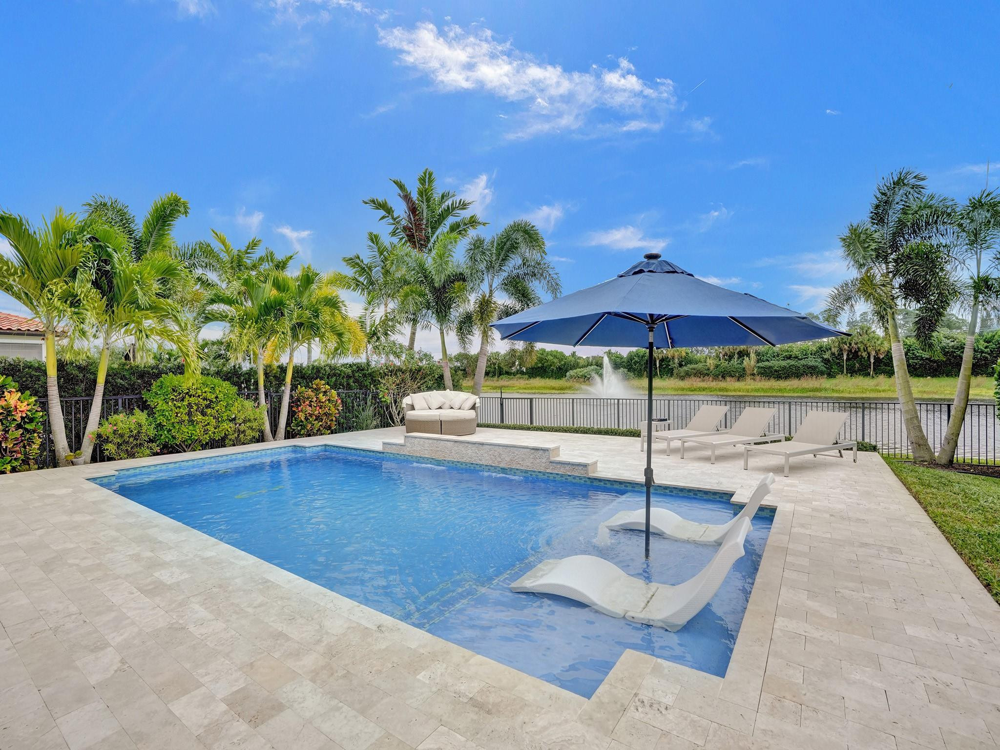 8715 Grand Prix Ln