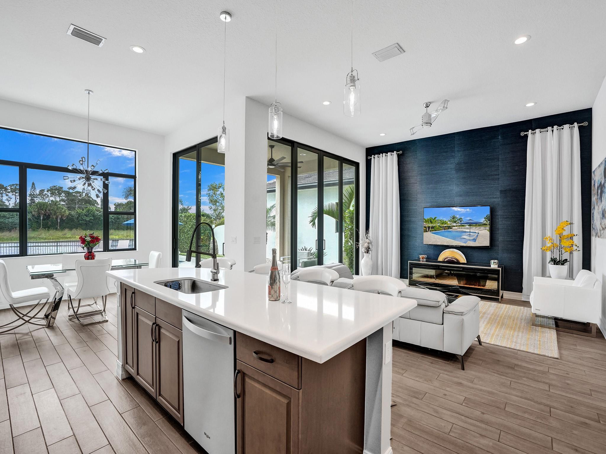8715 Grand Prix Ln