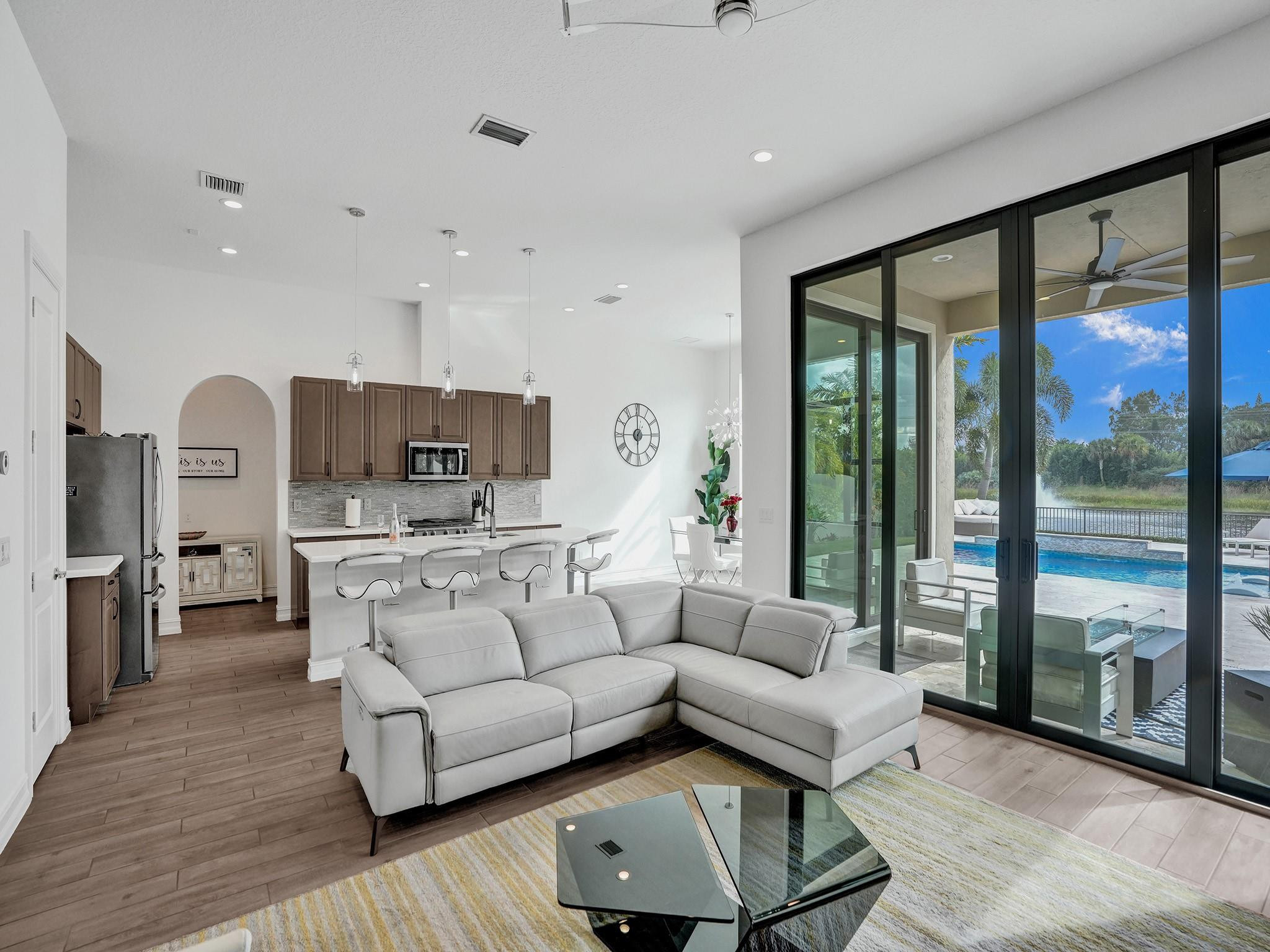 8715 Grand Prix Ln
