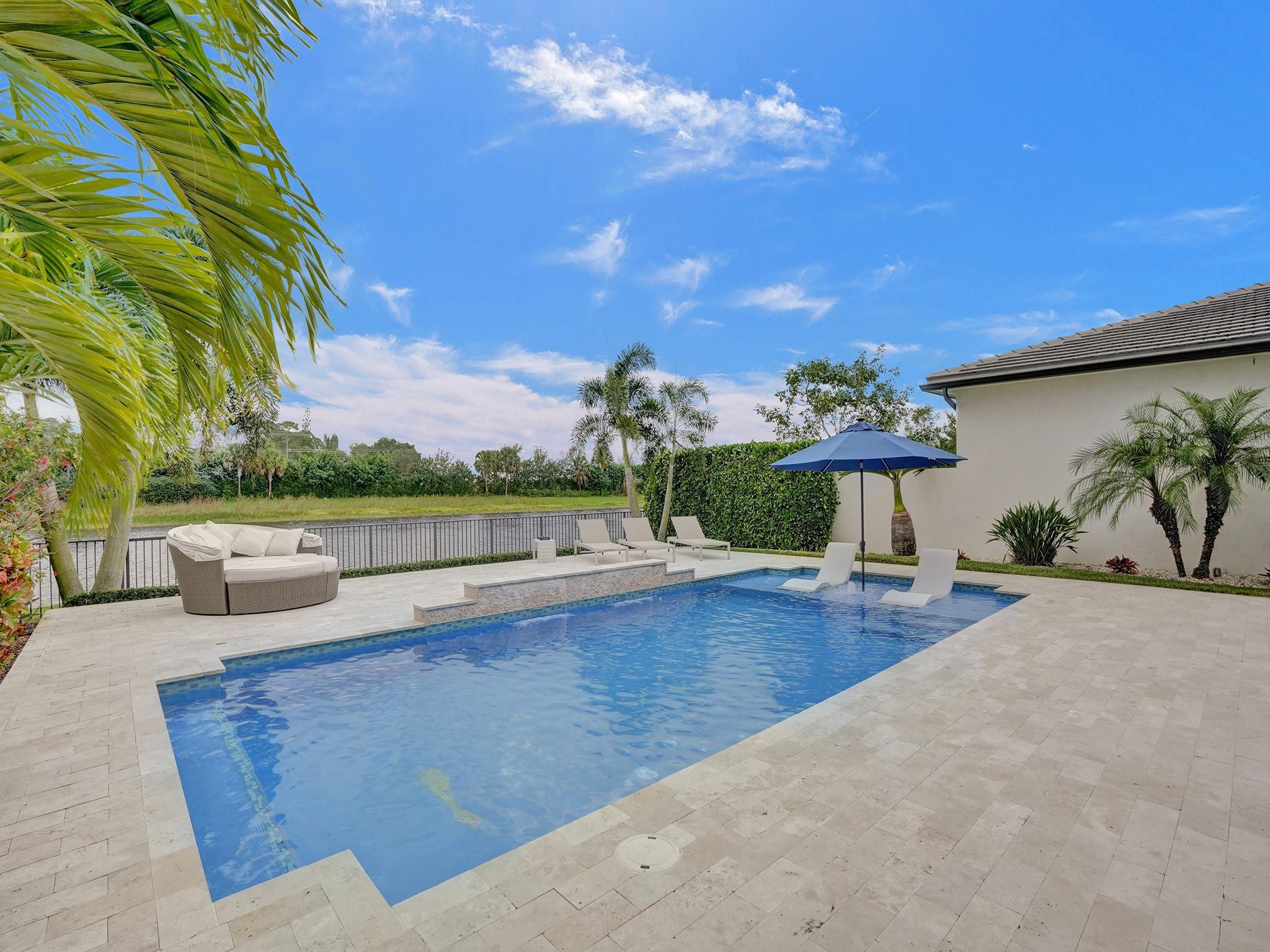 8715 Grand Prix Ln