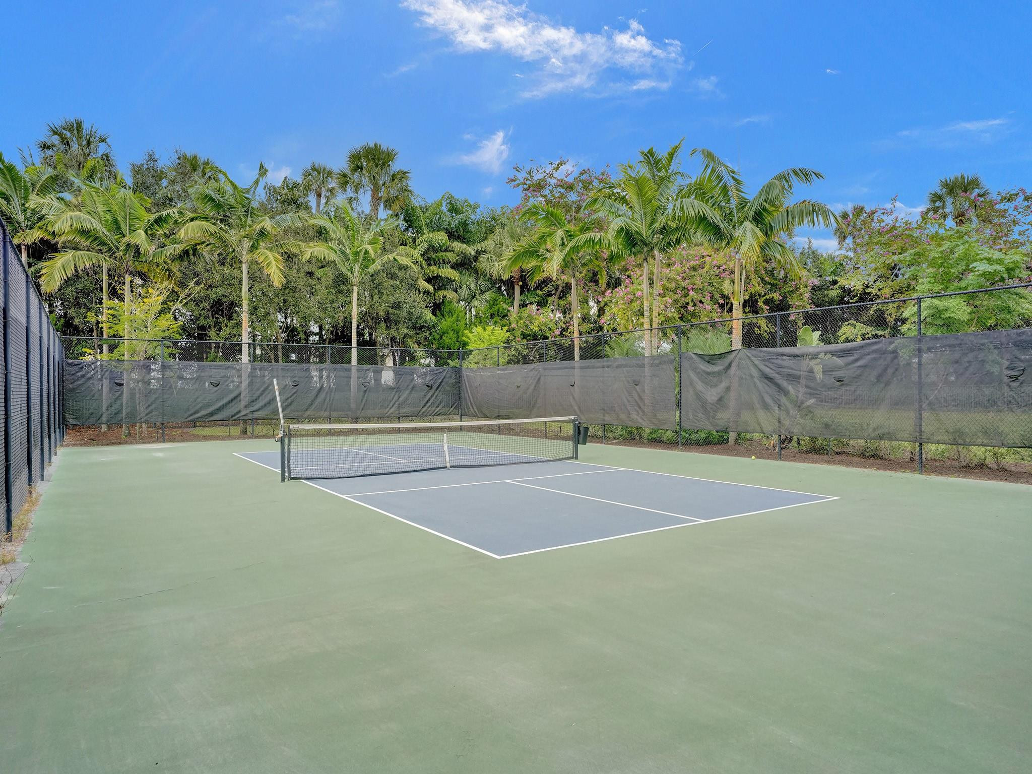 8715 Grand Prix Ln