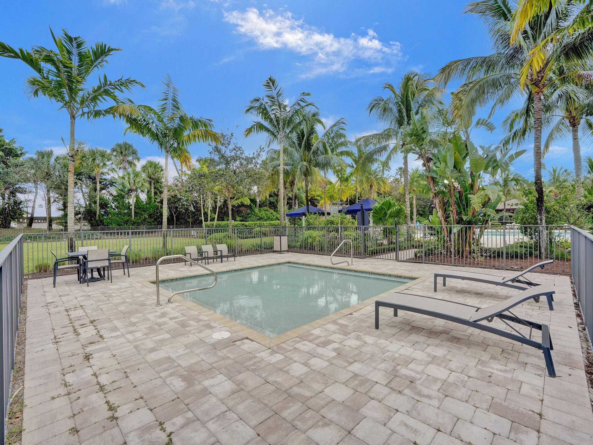8715 Grand Prix Ln