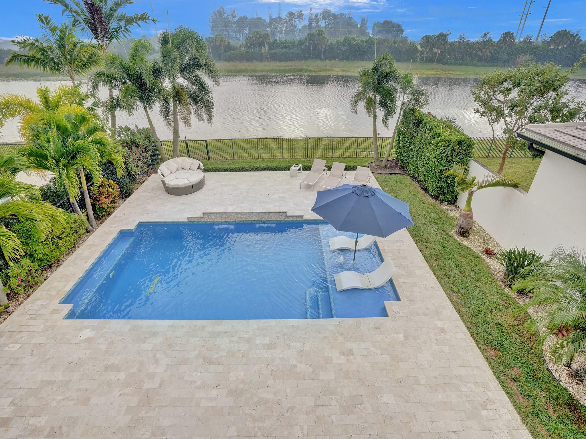 8715 Grand Prix Ln