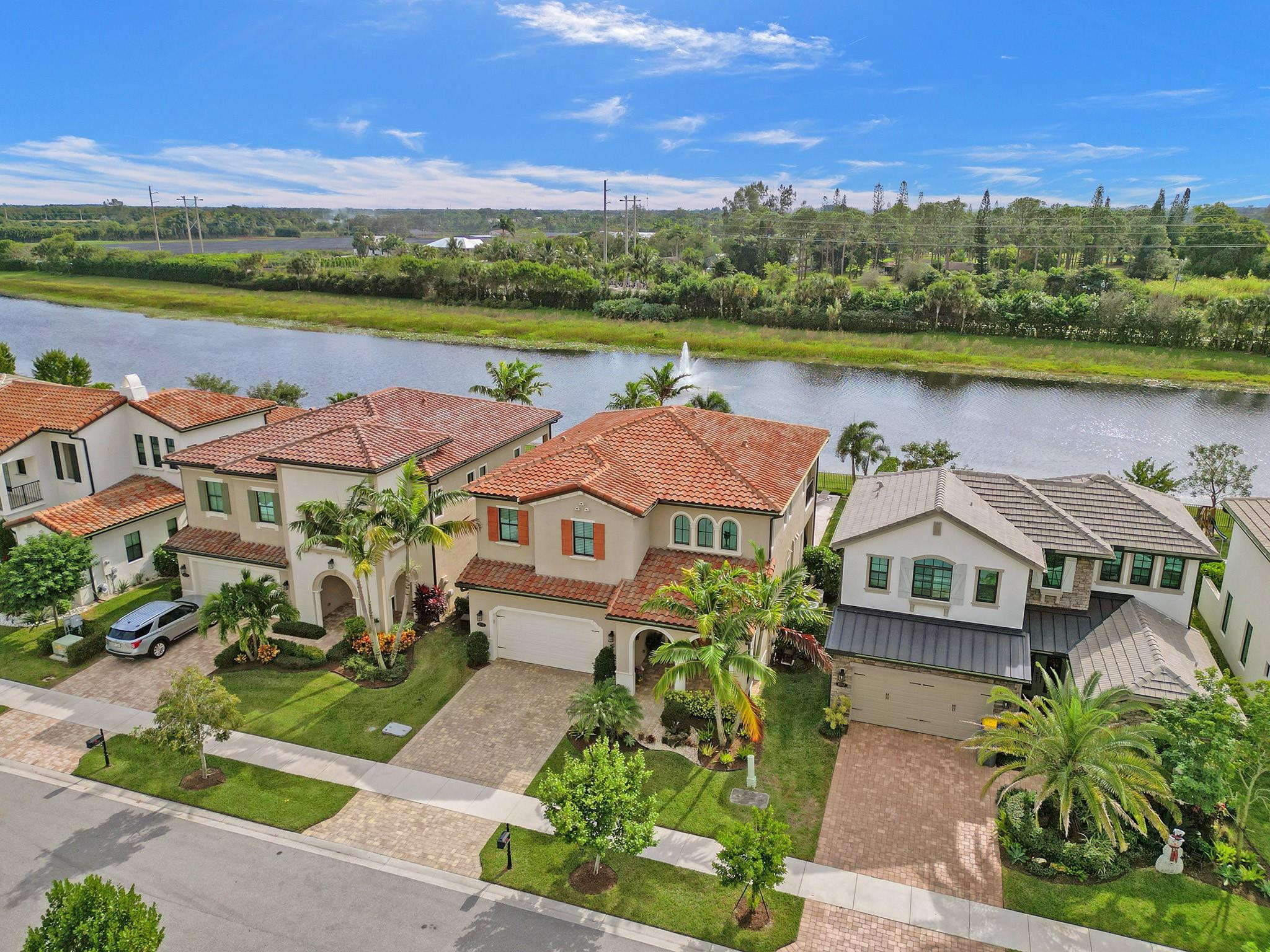 8715 Grand Prix Ln