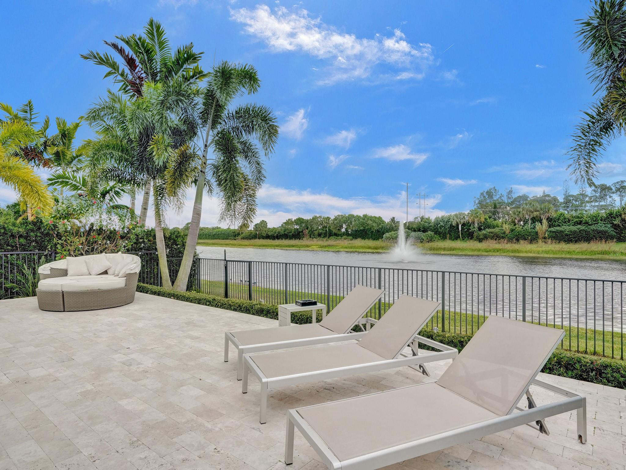 8715 Grand Prix Ln