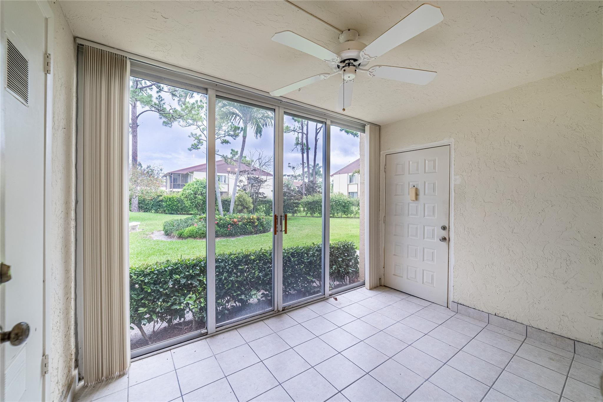 208 Pine Hov Cir B-1