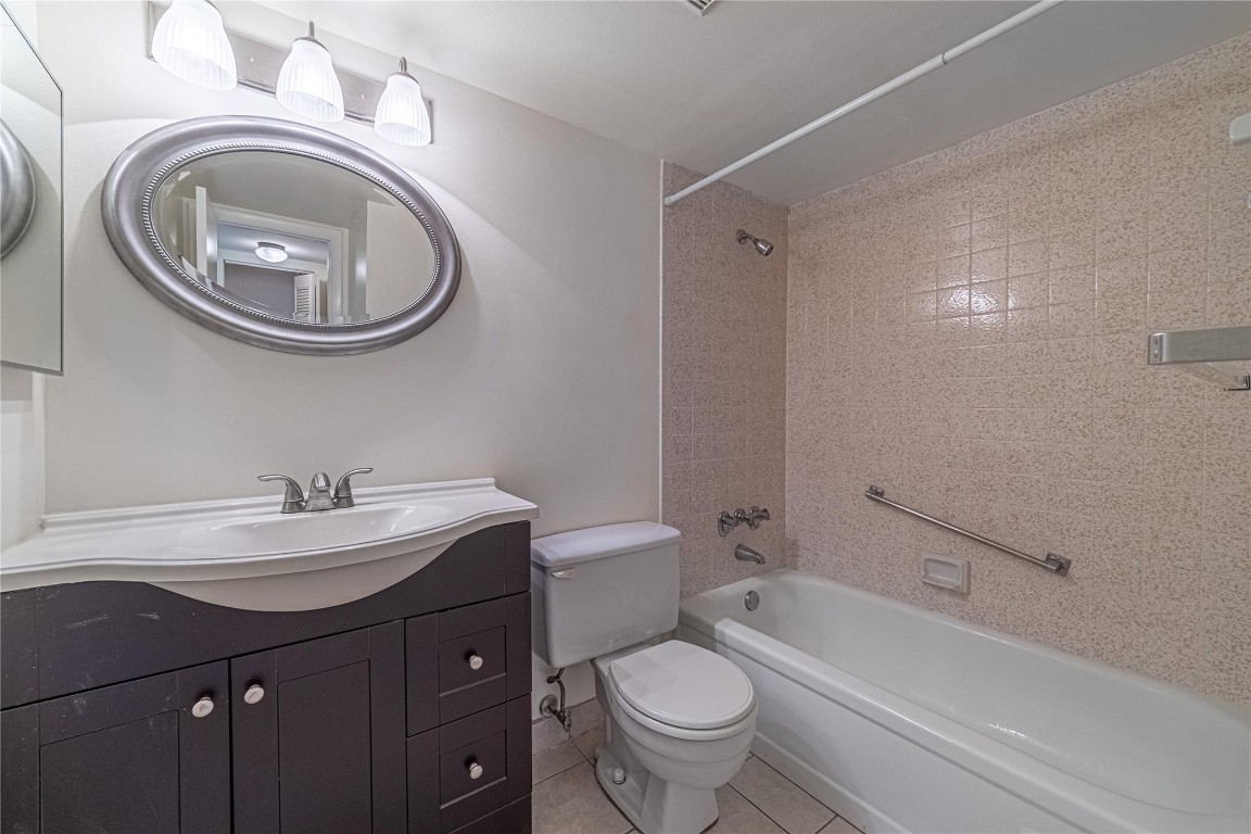 208 Pine Hov Cir B-1