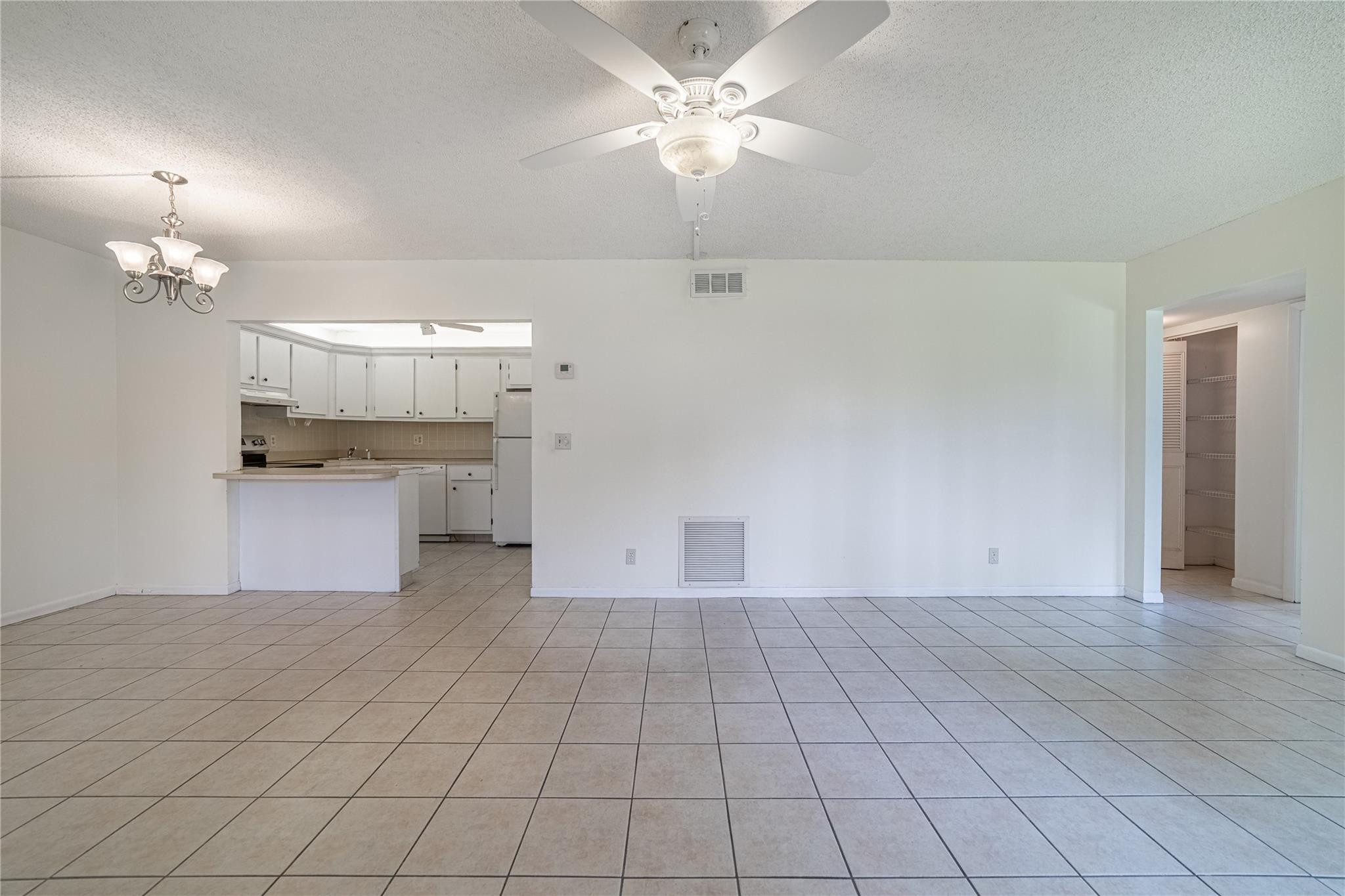 208 Pine Hov Cir B-1