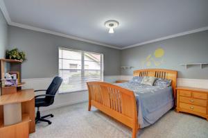 11205 Island Lakes Lane