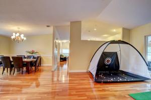 11205 Island Lakes Lane