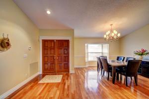 11205 Island Lakes Lane