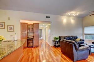 11205 Island Lakes Lane