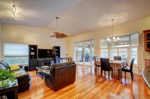 11205 Island Lakes Lane