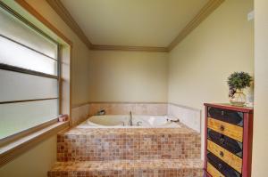 11205 Island Lakes Lane