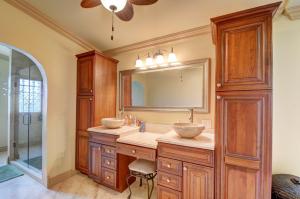 11205 Island Lakes Lane