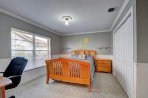 11205 Island Lakes Lane