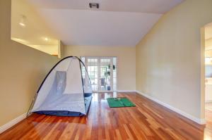 11205 Island Lakes Lane