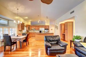 11205 Island Lakes Lane