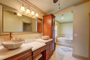 11205 Island Lakes Lane