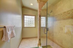 11205 Island Lakes Lane