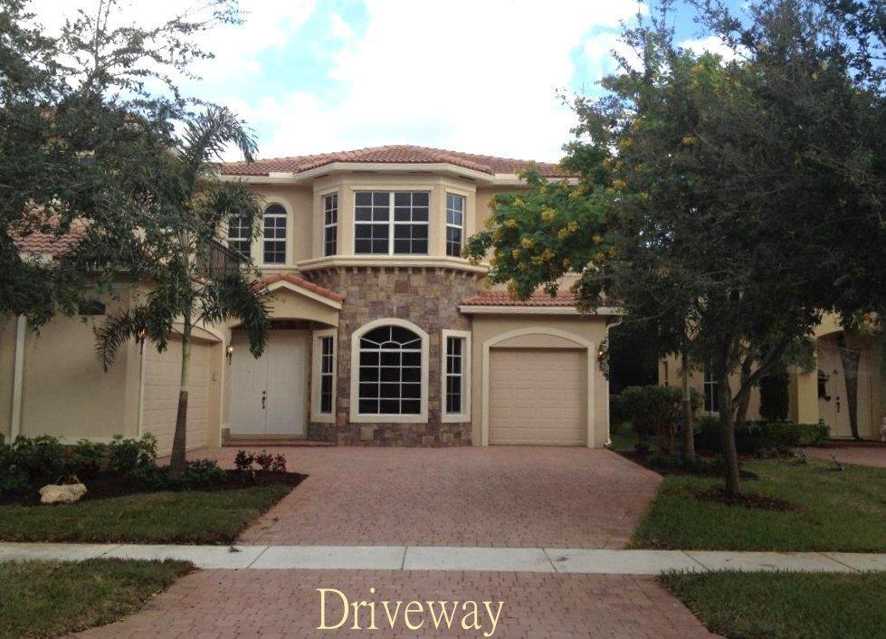 8800 Cobblestone Point Circle