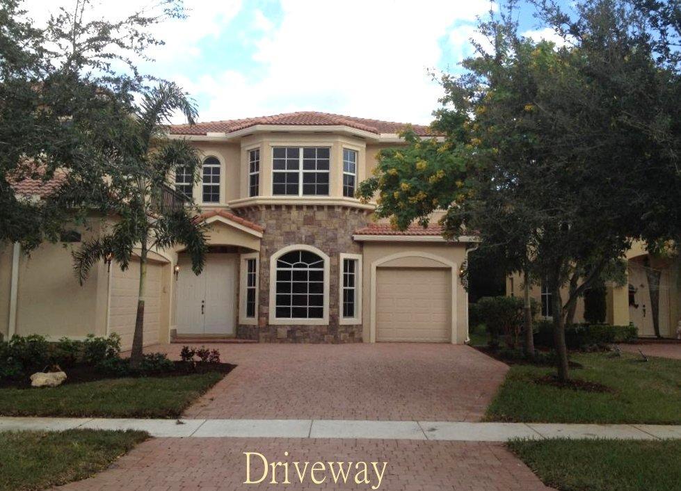 8800 Cobblestone Point Circle