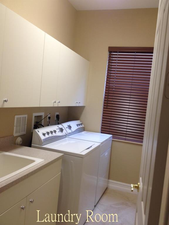 8800 Cobblestone Point Circle