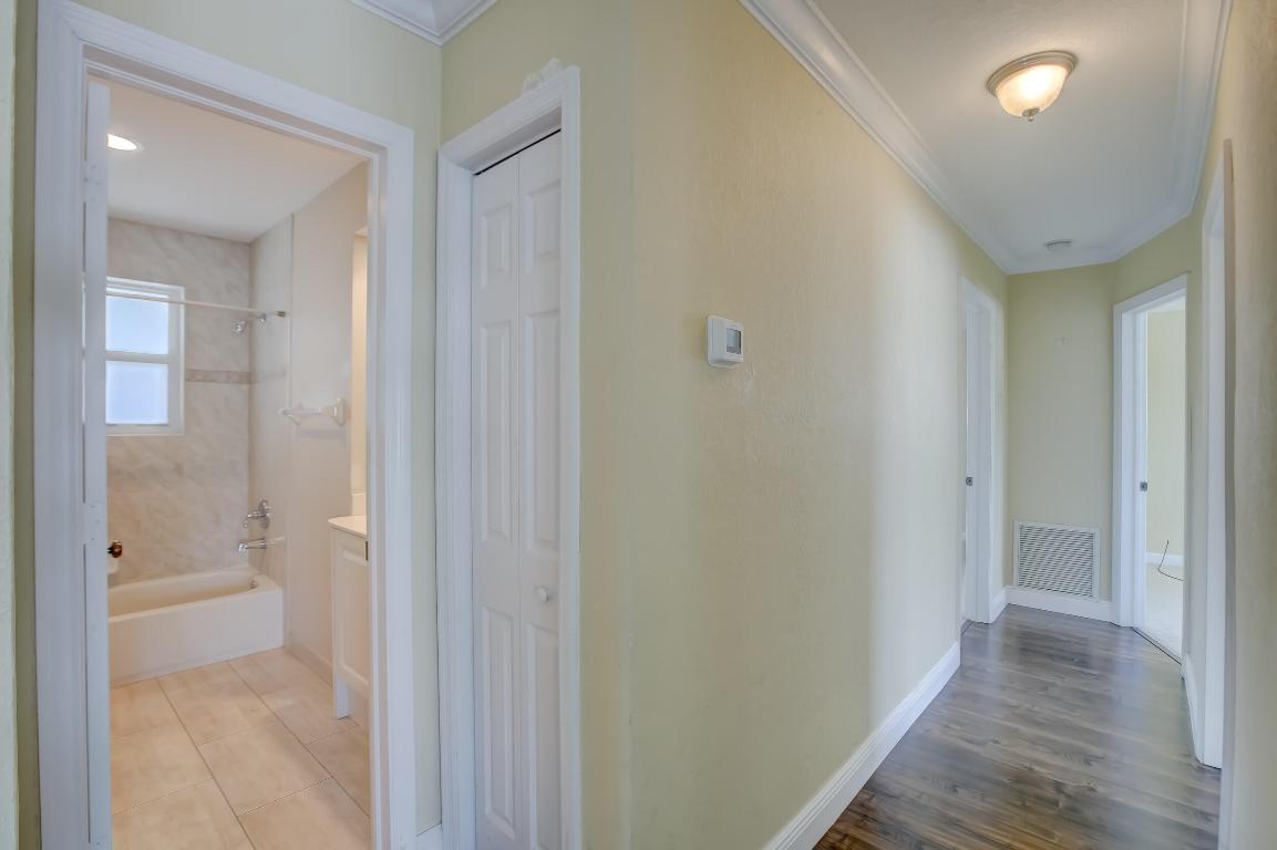 5730 NE 22nd Terrace