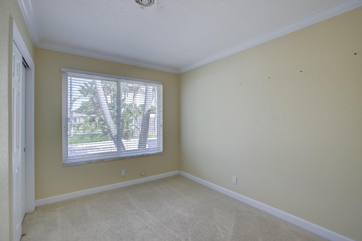 5730 NE 22nd Terrace